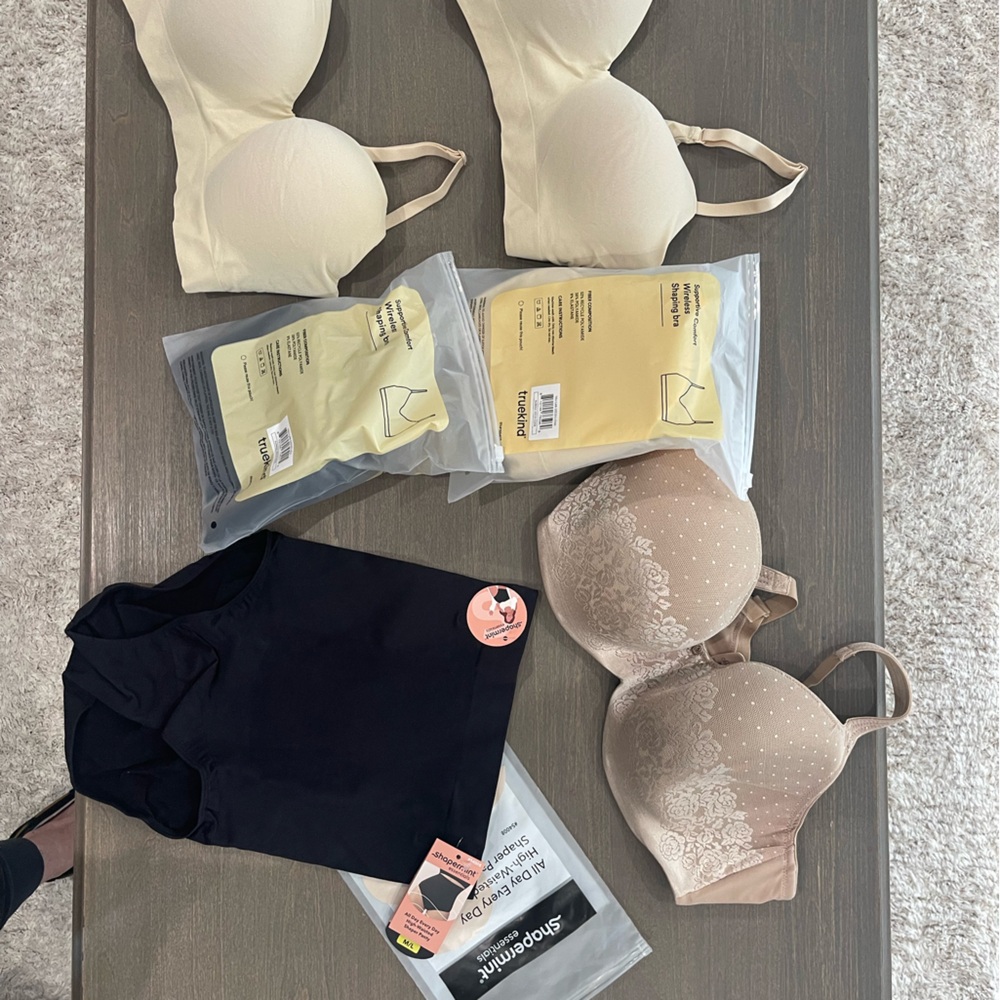 Lot (6 pieces) intimates/undergarments